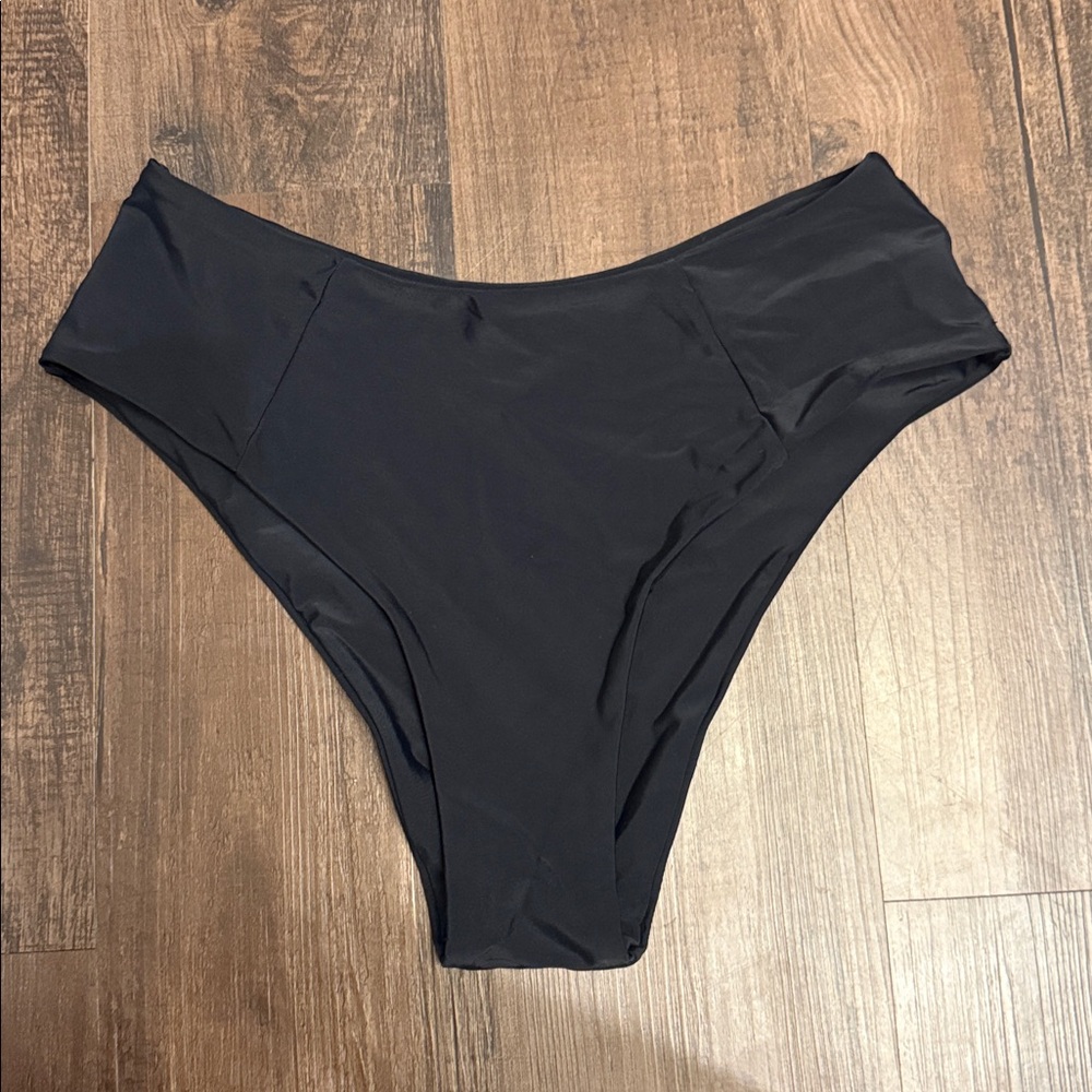 One Shoulder Black Bikini - Picture 6 of 7
